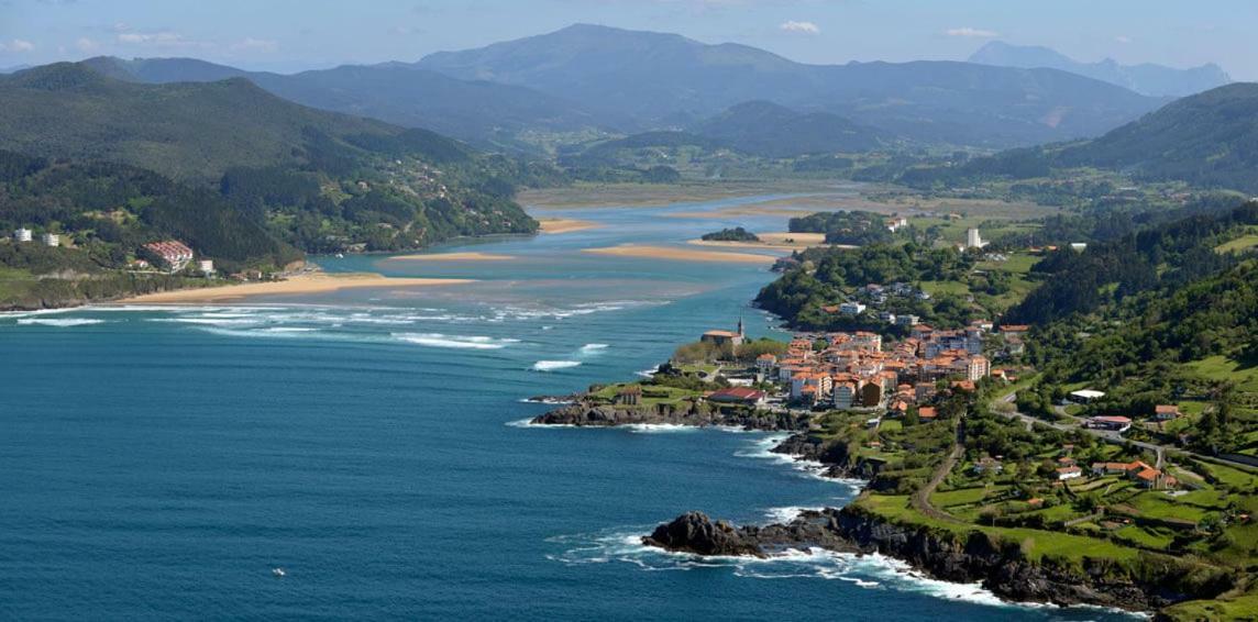 Alojamiento Gaztelugatxe Hotel Bermeo Exterior foto